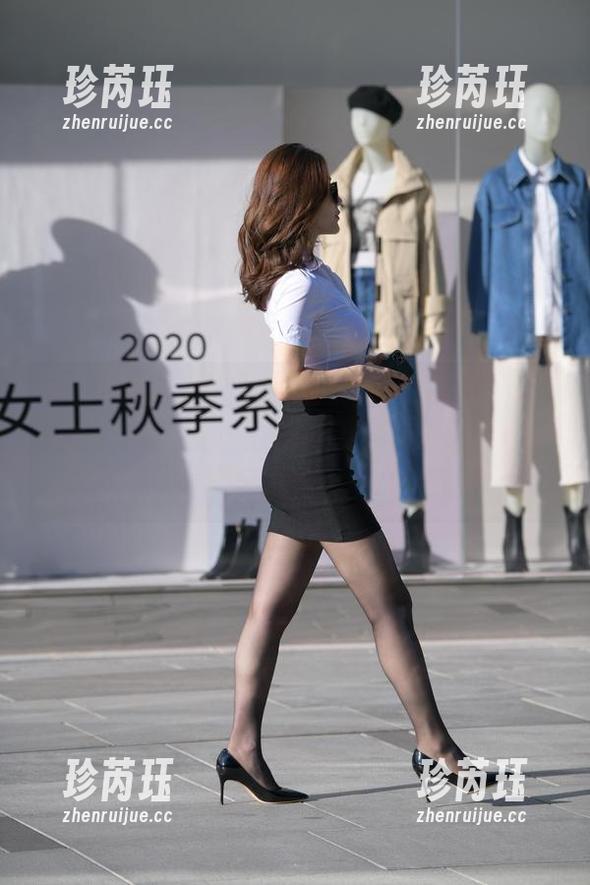 魔镜街拍：原图大揭秘，微胖牛仔短裙美女的effortlesslychic，我也想要这样的随性！