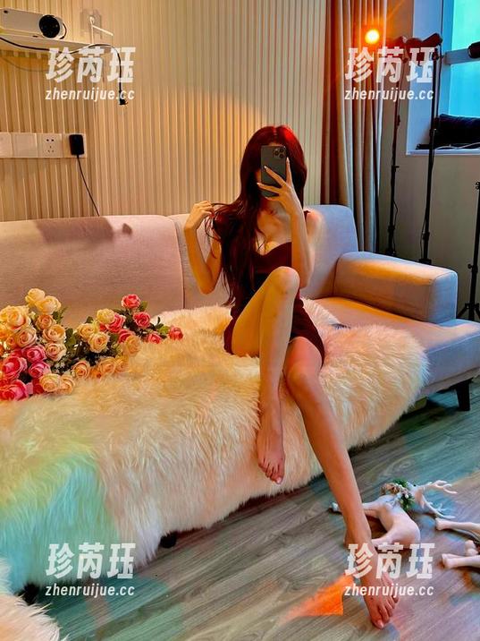 微密圈 - 原图中的黎允熙穿网袜，竟然让我想起了小时候的跳绳...